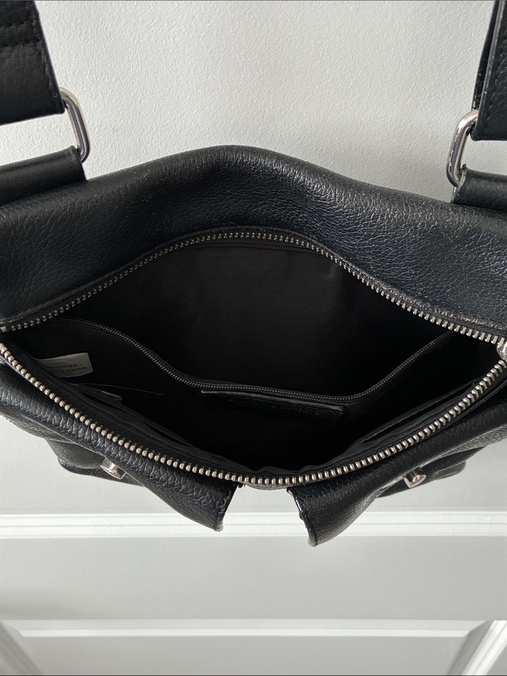 Danier Leather Pebbled Crossbody Turn-Lock Pockets Bag - Black - Picture 6 of 7